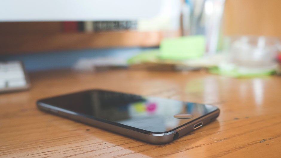 Apple's iOS 9 Has Fastest Adoption Rate, Except It's Buggy AF for Many People