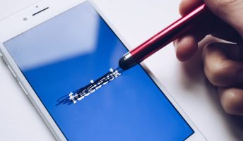 Musk tells users to delete facebook